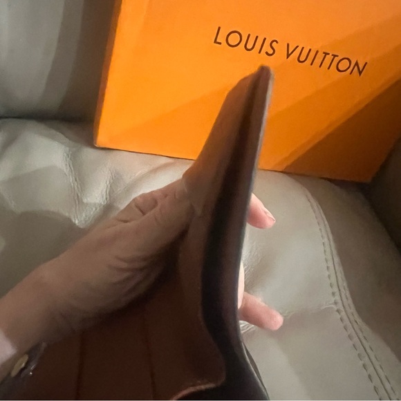 🧡Authentic Vintage Louis Vuitton compact lip fold bifold. EXcellent Condition!! - Picture 6 of 11
